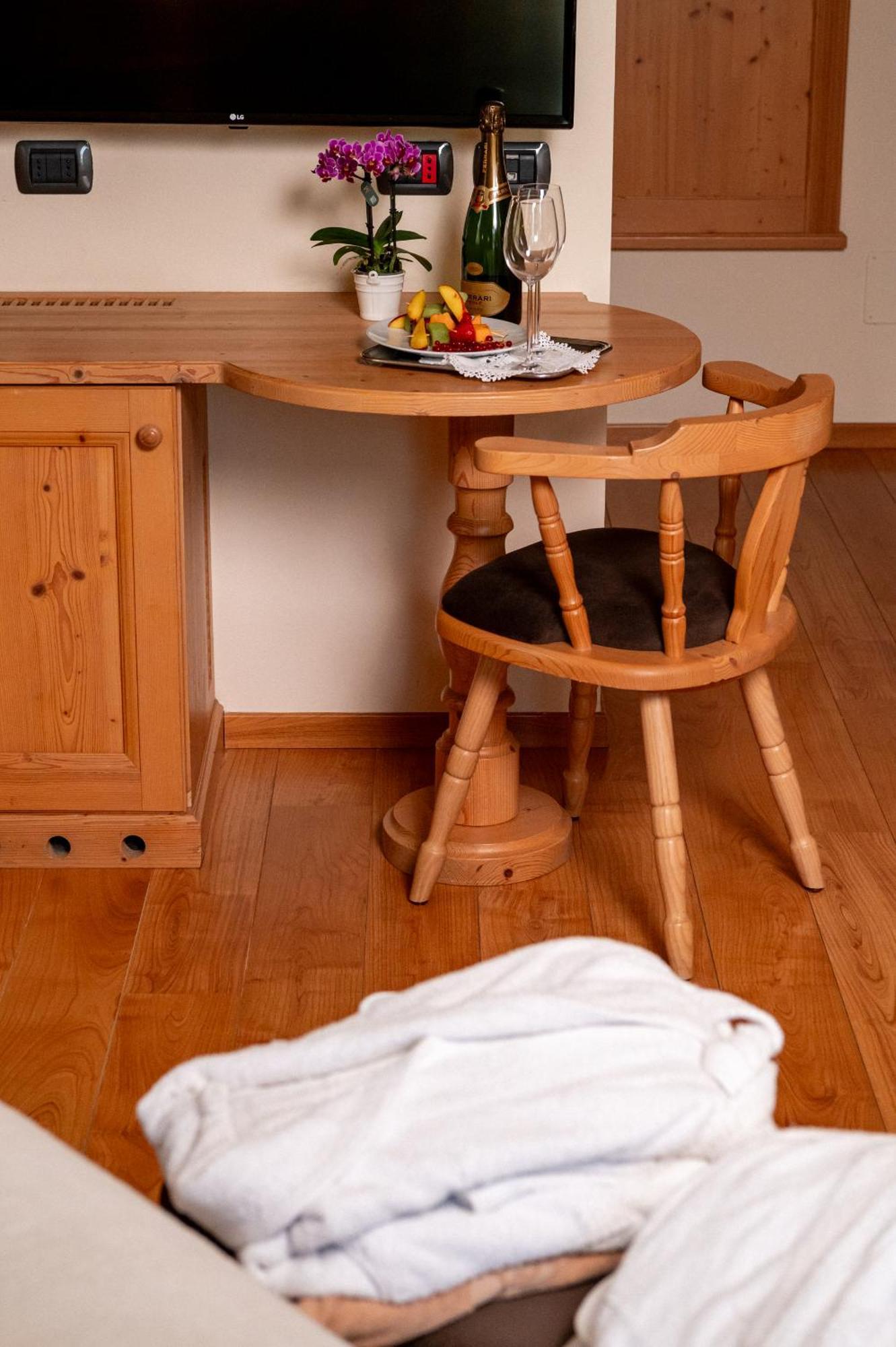 Romantic Charming Hotel Rancolin Moena Εξωτερικό φωτογραφία